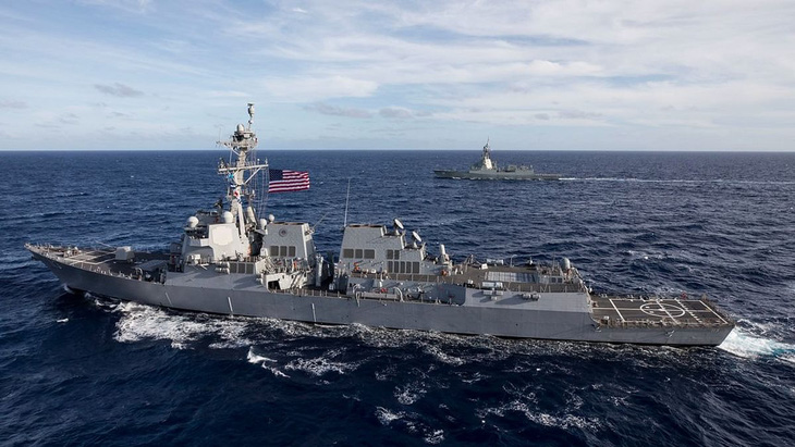 USS John Finn là tàu chiến Mỹ đầu tiên đi qua eo biển Đài Loan trong năm 2024 - Ảnh: US Navy