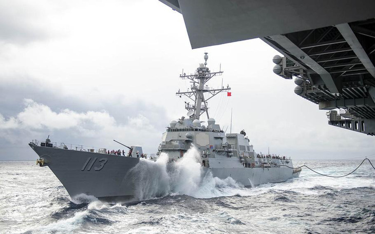 Ngày 24-1, tàu khu trục USS John Finn di chuyển qua eo biển Đài Loan, trở thành tàu chiến Mỹ đầu tiên qua đây sau khi hòn đảo này tổ chức bầu lãnh đạo - Ảnh: HẢI QUÂN MỸ