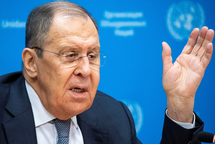 Ngoại trưởng Nga Sergei Lavrov phát biểu trong cuộc họp báo tại trụ sở Liên Hiệp Quốc ở New York, Mỹ vào ngày 24-1 - Ảnh: REUTERS