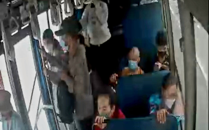 Băng trộm U70 chuyên dàn cảnh trên xe buýt ở quận 1 sa lưới