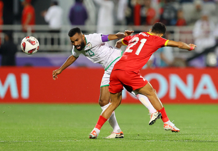 Oman và Kyrgyzstan cùng bị loại sau khi cầm chân nhau 1-1 ở lượt cuối bảng F Asian Cup 2023 - Ảnh: REUTERS