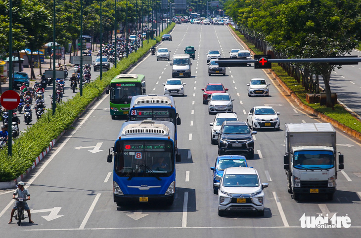 Lịch chạy của các tuyến xe buýt tại TP.HCM có nhiều thay đổi trong dịp Tết Nguyên đán 2024 - Ảnh: CHÂU TUẤN