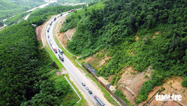 Cơ quan chức năng, chính quyền  địa phương đang đốc thúc, đẩy nhanh tiến độ bàn giao mặt bằng để triển khai dự án cao tốc Hòa Liên -  Túy Loan  (Đà Nẵng). Dự kiến đưa vào khai thác  trong năm 2025 - Ảnh: ĐOÀN CƯỜNG