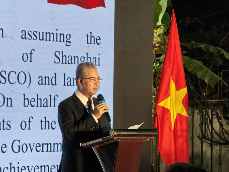 Phó chủ tịch UBND TP.HCM Ngô Minh Châu phát biểu tại lễ kỷ niệm 75 năm Ngày Cộng hòa Ấn Độ ngày 26-1 - Ảnh: TRẦN PHƯƠNG