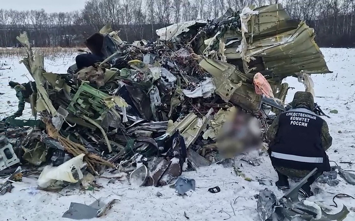 Ukraine nói máy bay Nga rơi chở tên lửa chứ không phải tù nhân