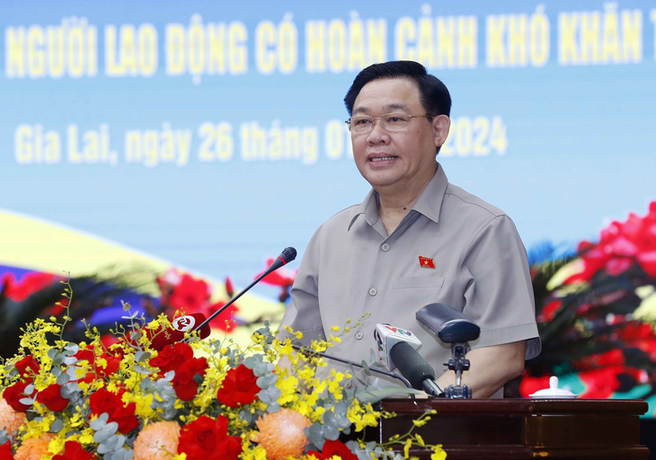 Chủ tịch Quốc hội Vương Đình Huệ chúc Tết các đối tượng chính sách tỉnh Gia Lai - Ảnh: TTXVN