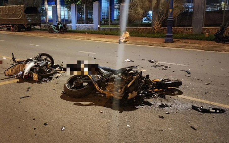 Vụ mô tô phân khối lớn gây tai nạn, 2 người chết: Xe mô tô chạy lấn làn