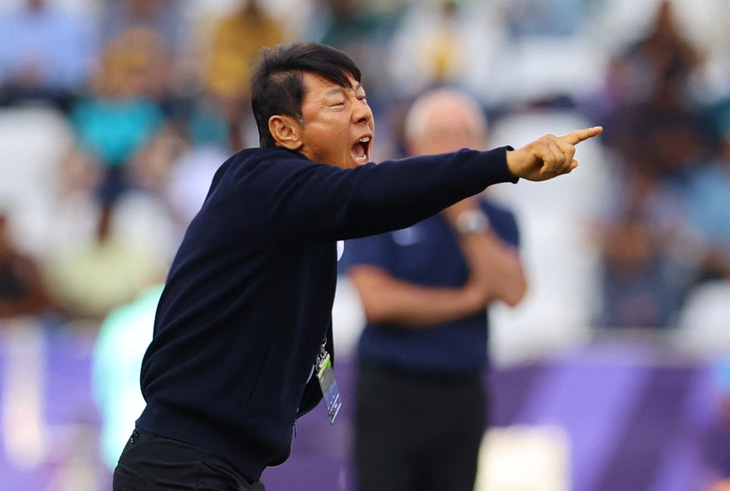 HLV Shin Tae Yong được tin tưởng sau khi đưa Indonesia vào vòng 16 đội Asian Cup 2023 - Ảnh: REUTERS