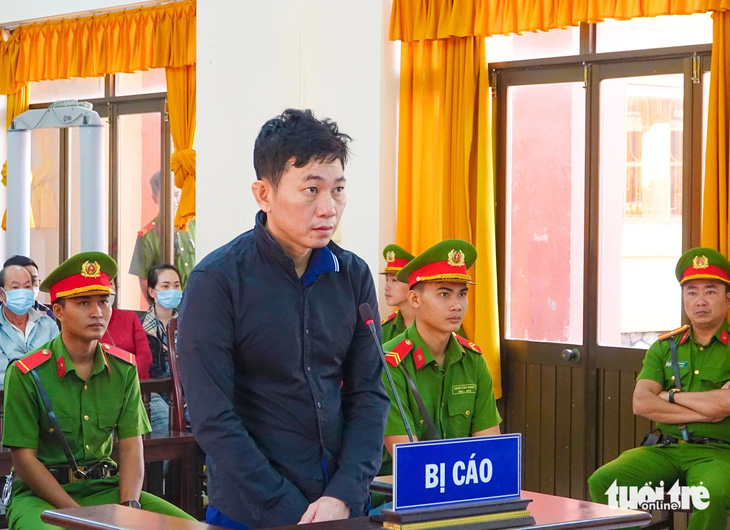 Tòa án nhân dân tỉnh Kiên Giang tuyên phạt Luyến 8 năm tù về tội tổ chức cho người khác xuất cảnh trái phép - Ảnh: CHÍ CÔNG