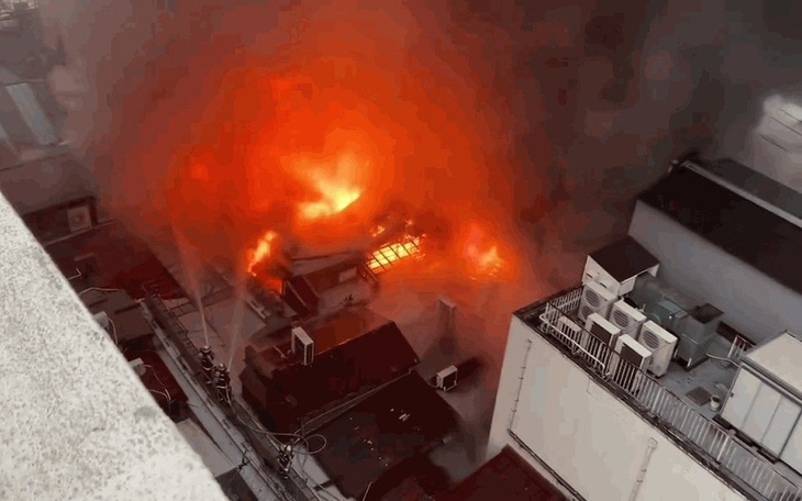 Ba ngày liên tiếp Nhật Bản gặp chuyện không may: Cháy lớn gần khu ẩm thực