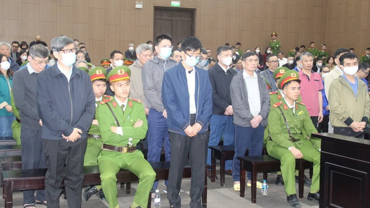 Các bị cáo vụ án Việt Á trong phiên tòa ngày 3-1 - Ảnh: GIANG LONG
