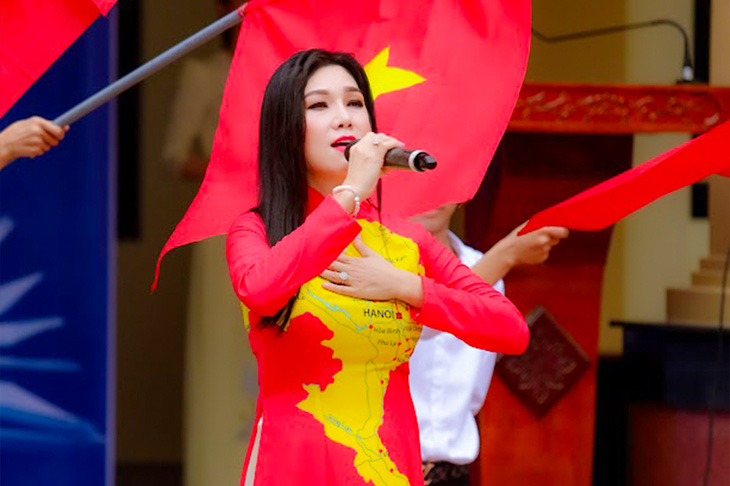 Kavie Trần tự hào khi hóa nữ chiến sĩ hải quan- Ảnh 1.