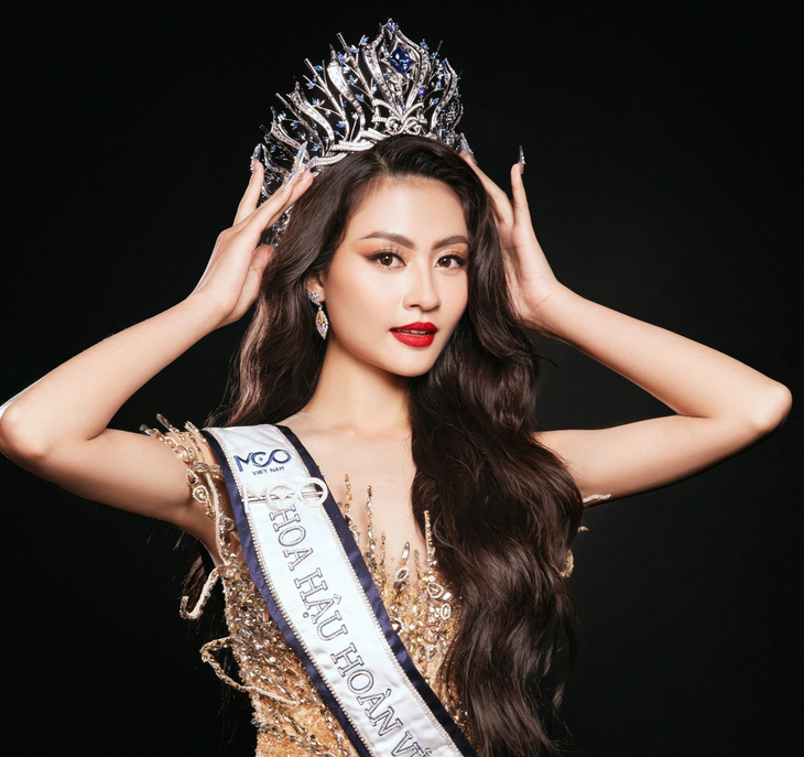Bùi Thị Xuân Hạnh giành chiến thắng Hoa hậu Hoàn vũ Việt Nam 2023 nhưng vấp phải nhiều tranh luận trái chiều - Ảnh: KIẾNG CẬN TEAM