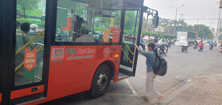 Các tuyến xe buýt nội tỉnh tại TP Cần Thơ được sử dụng xe buýt đời mới có máy lạnh, WiFi - Ảnh: LÊ DÂN