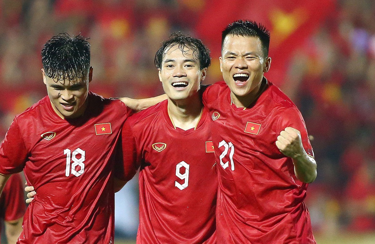 VFF nhận khoản hỗ trợ gần 5 tỉ đồng cho đội tuyển Việt Nam - Ảnh: HOÀNG TÙNG