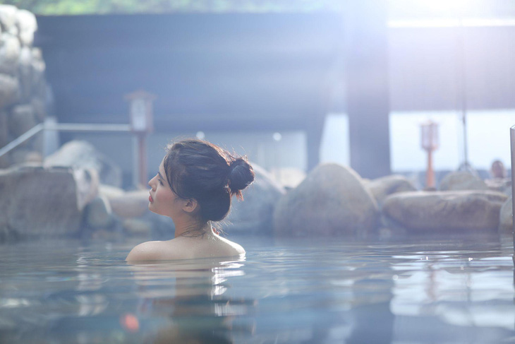 Thời điểm tắm onsen thích hợp nhất là mùa thu đông