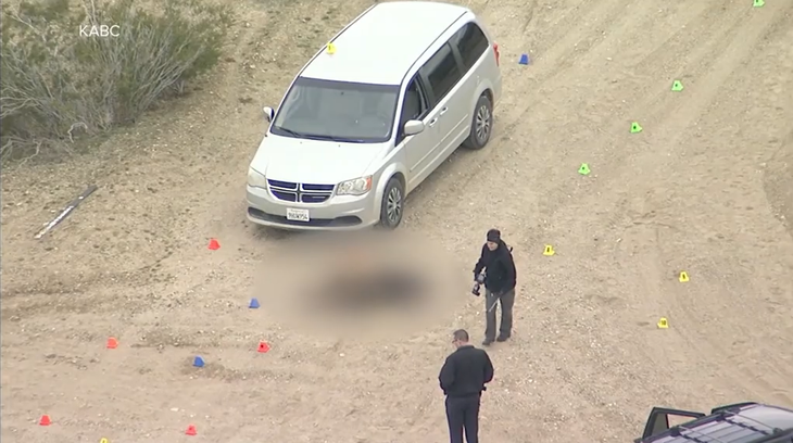 Cảnh sát San Bernardino điều tra hiện trường vụ án - Ảnh cắt từ video