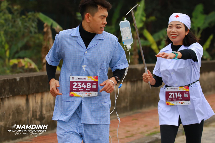 Chạy là phụ, góp vui là chính (Ảnh: Nam Định Half-Marathon 2024)