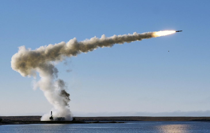 Hệ thống tên lửa phòng thủ bờ biển Bastion được Nga triển khai đến quần đảo Kuril tranh chấp với Nhật Bản - Ảnh: TASS 