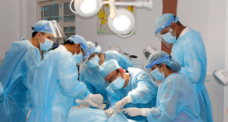 Bác sĩ Ấn Độ đến Việt Nam học cấy ghép implant- Ảnh 3.