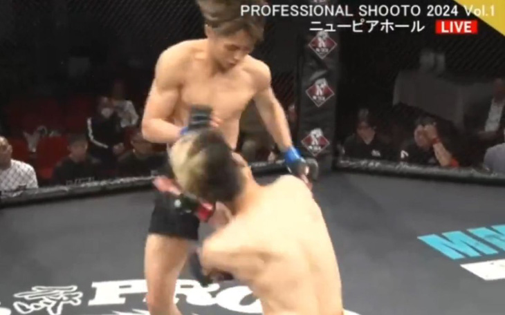 Võ sĩ MMA hạ knock out đối thủ trong 4 giây