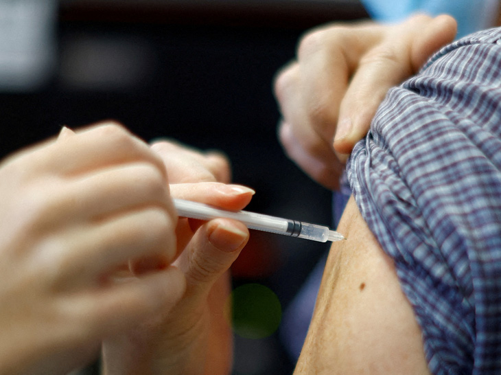 Ủy ban Quản lý Hạ viện Thụy Sĩ ghi nhận quốc gia này tiêu hủy vắc xin COVID-19 nhiều hơn mức sử dụng - Ảnh: REUTERS