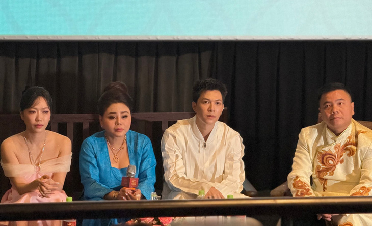 Đạo diễn Nhất Trung và diễn viên Anh Tú, Lê Giang, Diệu Nhi trong sự kiện công chiếu