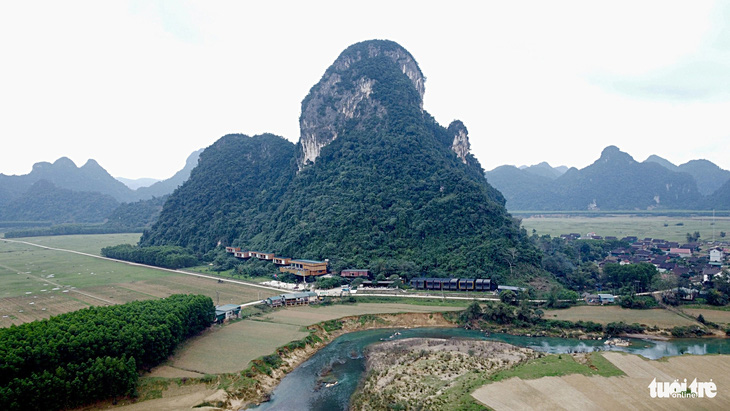 Lèn Một trở thành điểm hỗ trợ lũ lụt giữa thung lũng Tân Hóa từ các công trình của Tú Làn Lodge - Ảnh: SƠN LÂM