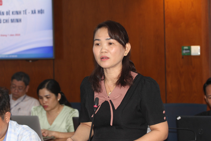 Bà Huỳnh Lê Như Trang, phó giám đốc Sở Lao động - Thương binh và Xã hội TP.HCM, thông tin tại họp báo - Ảnh: T.N