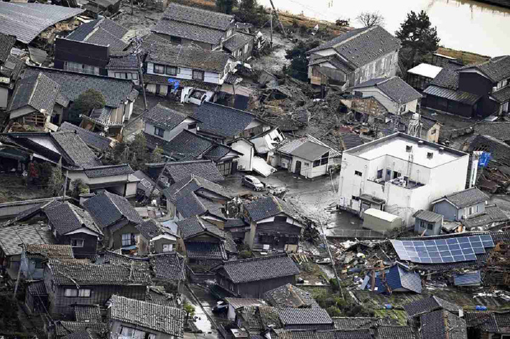 Thiệt hại sau trận động đất ngày 1-1 tại tỉnh Ishikawa - Ảnh: Yomiuri Shimbun