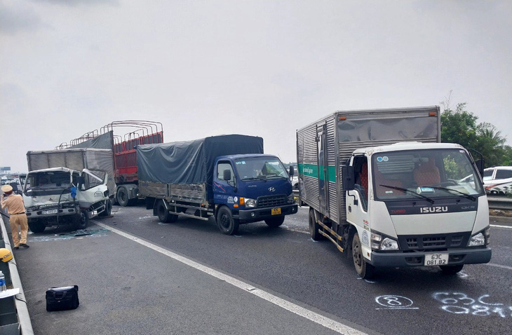 Hiện trường vụ tai nạn khiến cao tốc từ Trung Lương về TP.HCM bị kẹt - Ảnh: AN LONG