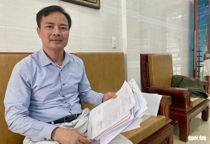 Ông Nguyễn Vĩnh Tám - chủ tiệm vàng Tám Nhâm cho rằng vợ chồng ông cũng là bị hại trong một vụ vỡ nợ khác - Ảnh: DOÃN HÒA