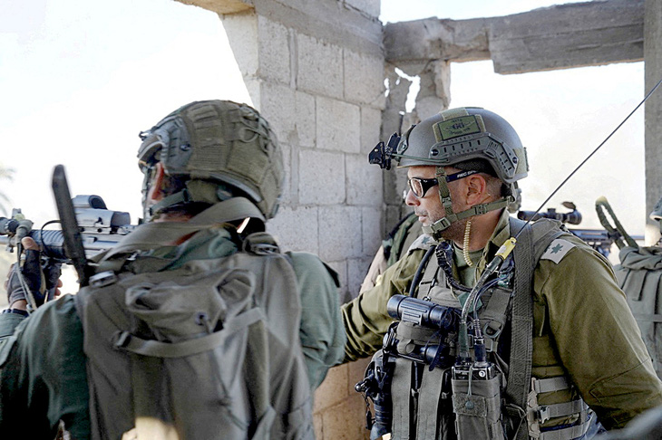 Binh sĩ Israel hoạt động ở Dải Gaza vào ngày 4-1 - Ảnh: Reutres
