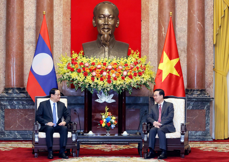 Đây là lần thứ ba Chủ tịch nước Võ Văn Thưởng và Thủ tướng Lào Sonexay Siphandone gặp nhau trên cương vị mới - Ảnh: TTXVN