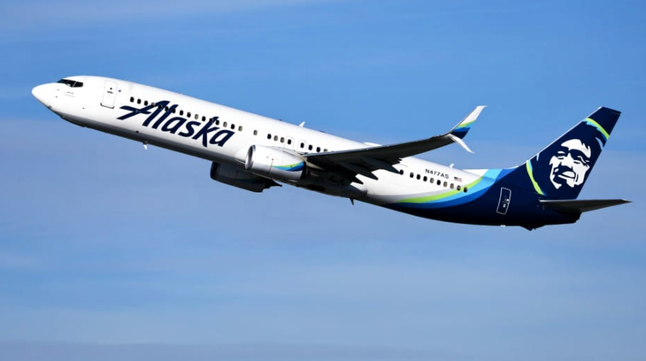 Dòng 737 MAX biến Boeing thành tâm điểm lo ngại sau một loạt bê bối liên quan đến lỗi kỹ thuật - Ảnh: CNBC