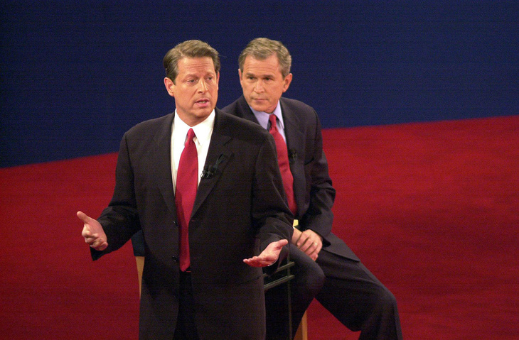 Vụ Bush kiện Gore năm 2000 đã làm thay đổi nền chính trị Mỹ. Ảnh: CNBC