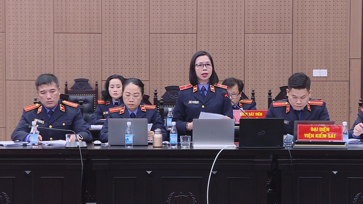 Đại diện cơ quan công tố luận tội với các bị cáo trong vụ án Việt Á- Ảnh: GIANG LONG