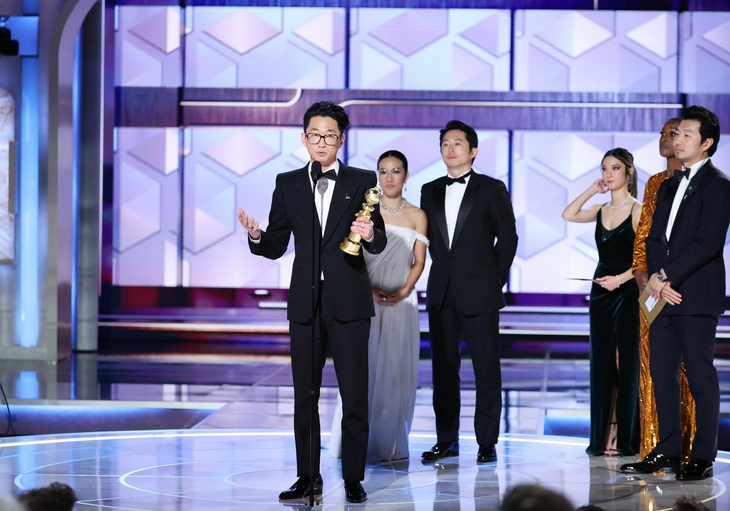Series Beef của Netflix tiếp tục có Quả cầu vàng thứ 3 cho Series ngắn hay nhất, Series tuyển tập hay nhất hay Phim điện ảnh truyền hình hay nhất (Best Limited Series, Anthology Series or a Motion Picture made for Television). Series Beef của Netflix tiếp tục có Quả cầu vàng thứ 3 cho Series ngắn hay nhất, Series tuyển tập hay nhất hay Phim điện ảnh truyền hình hay nhất (Best Limited Series, Anthology Series or a Motion Picture made for Television).