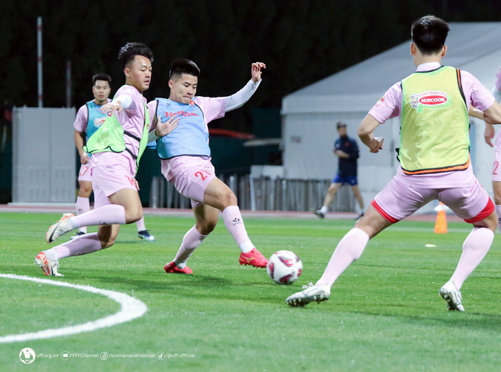 Đội tuyển Việt Nam tích cực tập luyện chuẩn bị cho Asian Cup 2023 - Ảnh: VFF