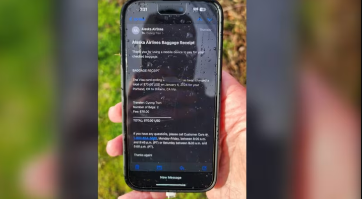 Chiếc iPhone rơi từ độ cao 5.000m từ máy bay của Hãng hàng không Alaska Airlines - Ảnh: X