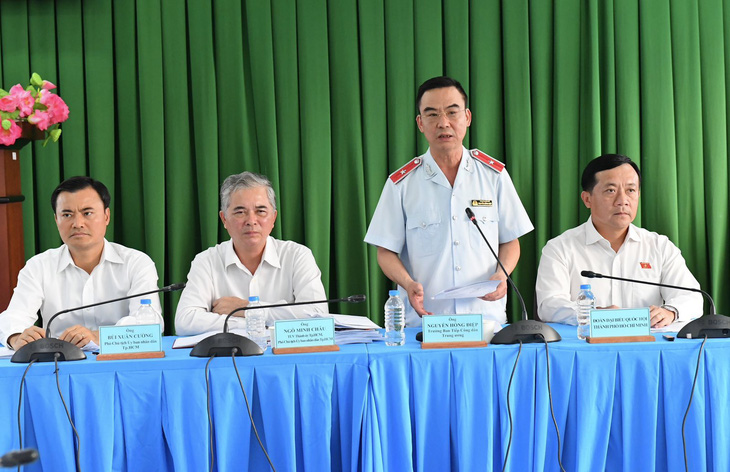 Trưởng Ban Tiếp công dân Trung ương Nguyễn Hồng Điệp trao đổi về nội dung thông báo kết quả kiểm tra, rà soát về ranh quy hoạch khu đô thị mới Thủ Thiêm số 2859 (ngày 24-11-2023) - Ảnh: STTTT
