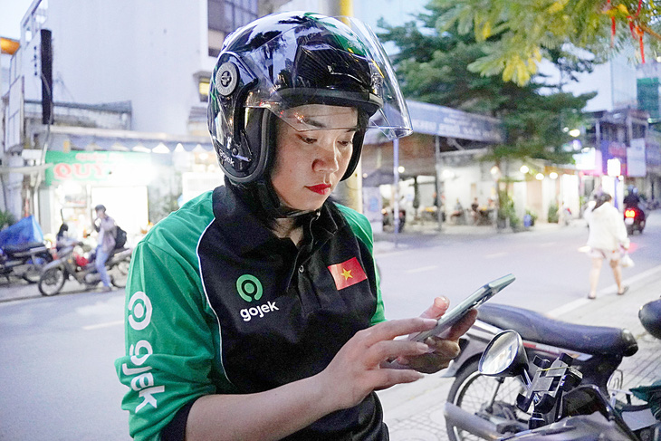 Gojek rời đi, tài xế rối bời - Ảnh 1.