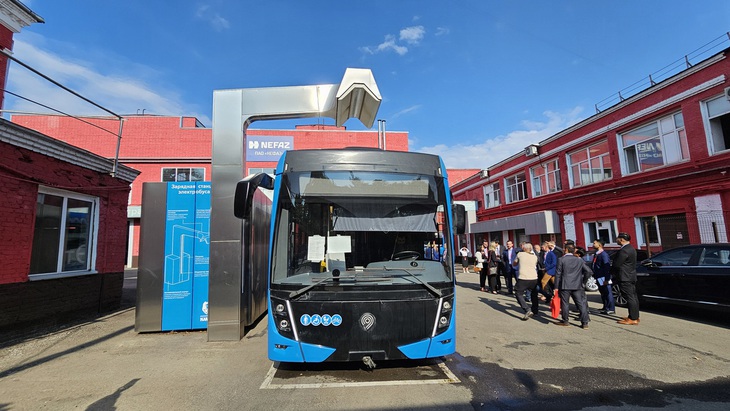 TP.HCM gấp rút rà soát vị trí, xây dựng hệ thống trạm sạc xe điện trên toàn thành phố - Ảnh 1.