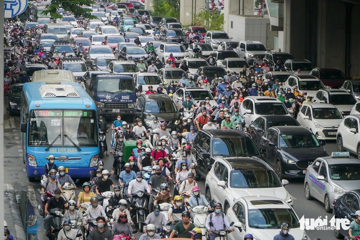 Hà Nội tăng giá đi xe buýt  - Ảnh 1.