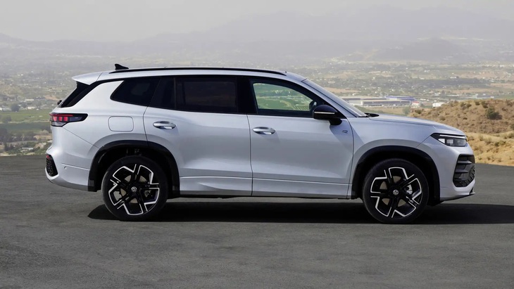 Volkswagen Tayron ra mắt thay thế Tiguan Allspace, giá quy đổi từ 1,24 tỉ đồng - Ảnh 8.