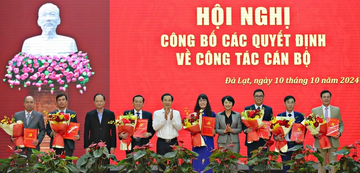 Lâm Đồng tiếp tục điều động, bổ nhiệm 7 cán bộ - Ảnh 1.