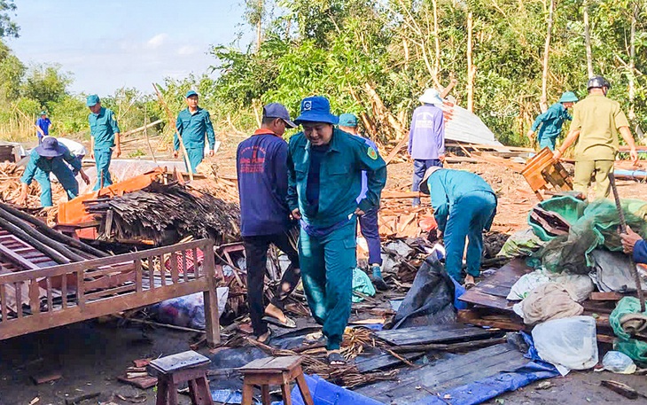 Lốc xoáy ở Kiên Giang, 52 căn nhà bị sập và tốc mái - Ảnh 1.