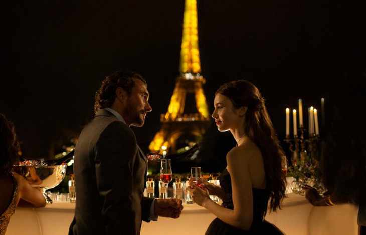 24692emily-in-paris-antoine-lambert-et-emily-episode-102-cafe-de-lhomme-630x405--carole-bethuel-netflix-2020-1728639778836407004377.jpg