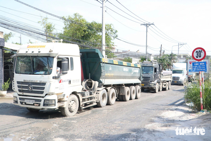 Đường BOT đầy ổ gà ở Đồng Nai: Trưởng đoàn Quốc hội đề nghị sửa chữa ngay - Ảnh 3.