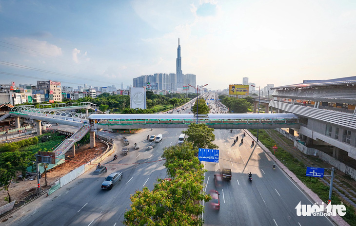 Trưởng Ban Quản lý đường sắt đô thị TP.HCM: “Metro 1 chạy trong năm 2024 là mục tiêu phải làm được” - Ảnh 2.